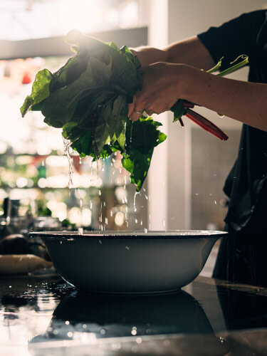 Washing lettuce